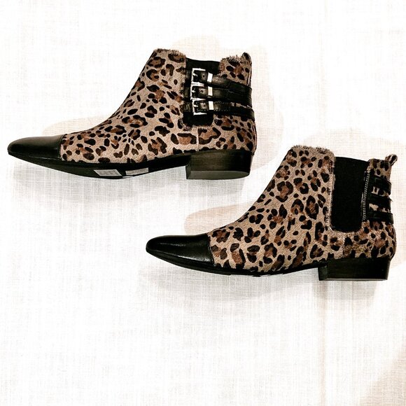 EUC VINCE CAMUTO Cow-Hair/Leather Leopard Print Davilla Booties Size 10 - Picture 5 of 7